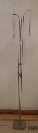Lampara de pie eglo 3x20w acero