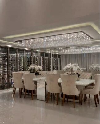 Comedor con luminaria serie SKY PRESTIGE