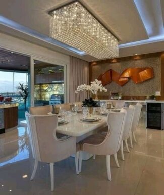 Comedor con luminaria serie GRAND PRESTIGE